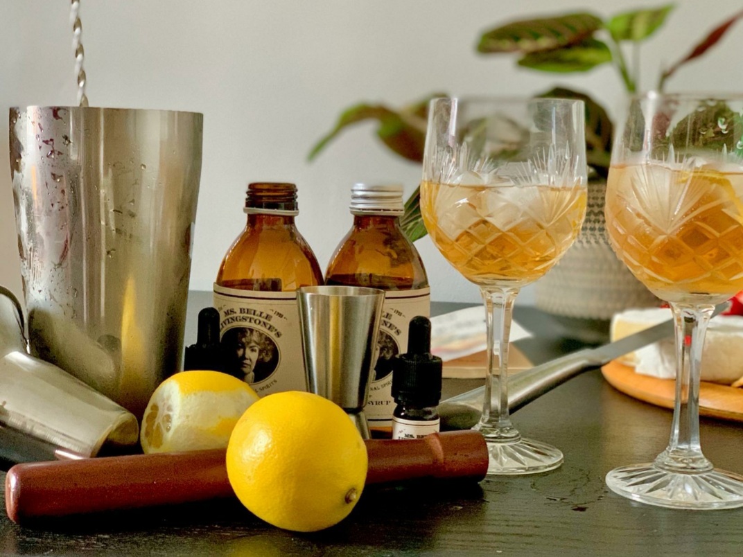 Click to view full screen the Extraordinary Jazz Age Cocktail Kit photo review